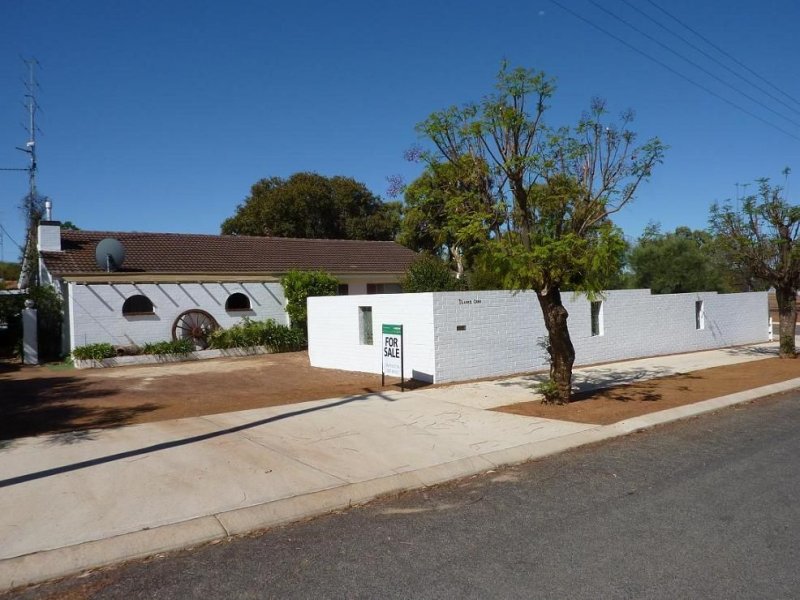 1 Larke Crescent, Corrigin, WA 6375 Property Details