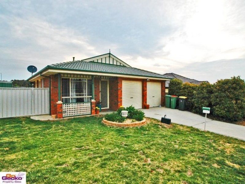 61 Thomas Royal Gardens, Queanbeyan, NSW 2620 Property Details