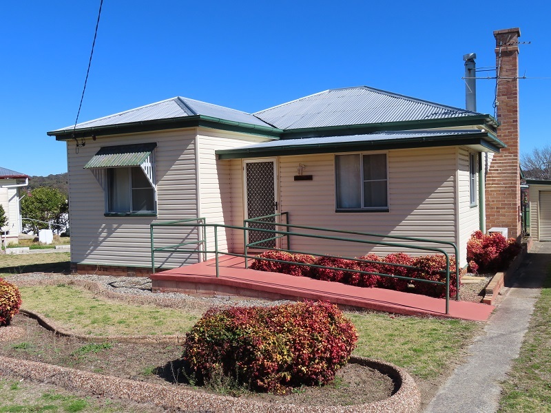 4 Anzac Street, Stanthorpe, QLD 4380