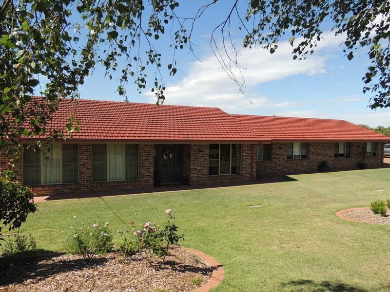 7 Claremont Drive, White Rock, NSW 2795