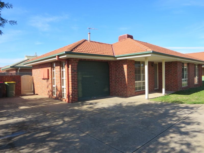 1/3 Rachel Court, Lavington, NSW 2641