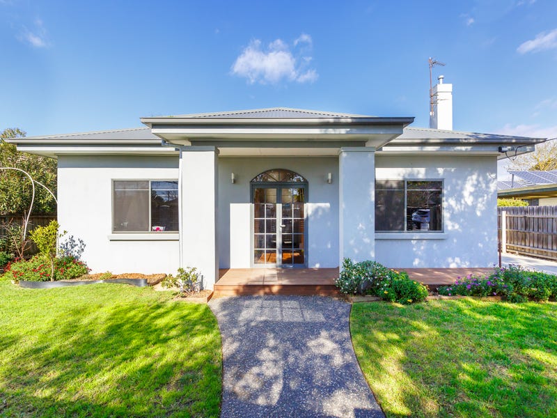 82 RAGLAN Street, Sale, Vic 3850 Property Details