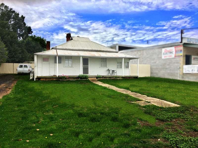 76 Adelong Road, Tumut, NSW 2720
