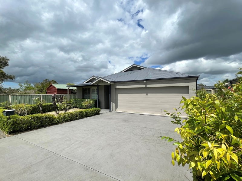 5 Antill St, Thirlmere, NSW 2572 House for Sale