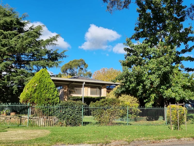 2 Oaklands Street, Mittagong, NSW 2575