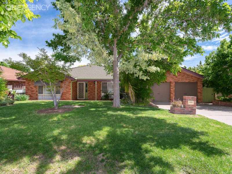 11 Brooklyn Drive, Bourkelands, NSW 2650