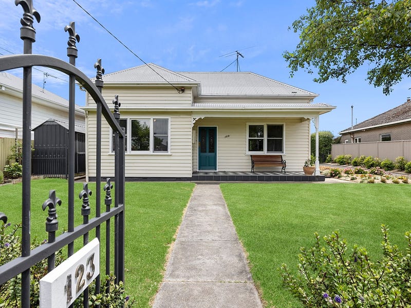 Houses for Sale in Lake Wendouree, VIC 3350