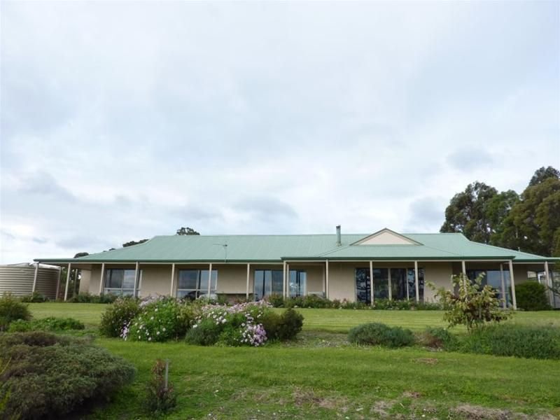 11 Stephens Road, Swan Reach, VIC 3903