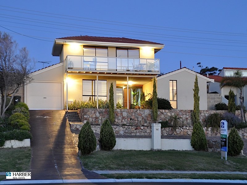 201 Waterford Drive, Hillarys, WA 6025 Property Details