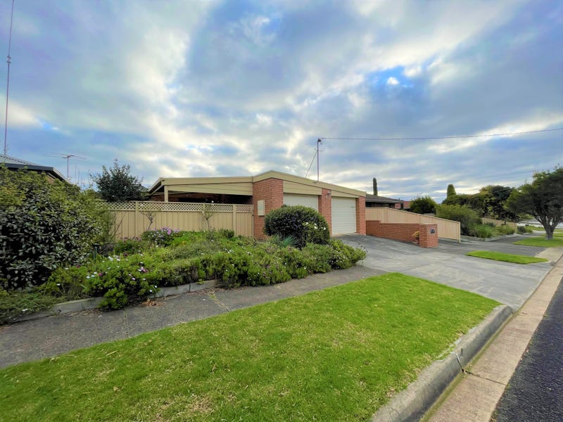 11 Robins Avenue, Portland, VIC 3305