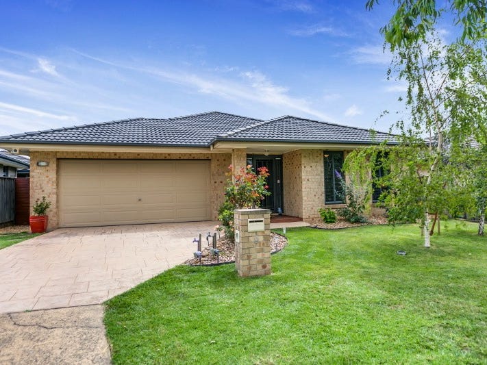 9 Cunningham Crescent, Sandhurst, Vic 3977 Property Details