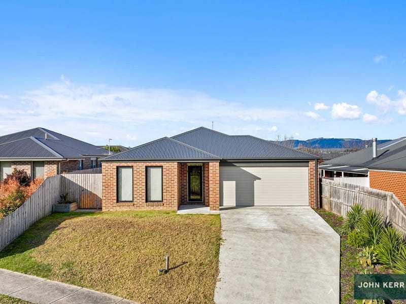 12 Albert Street, Yinnar, Vic 3869 House for Sale