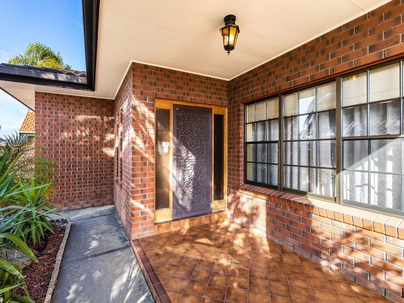 2 Mcdonald Grove, West Lakes, SA 5021