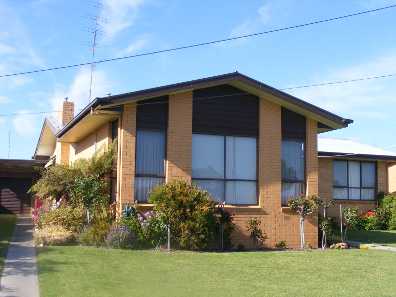 Sold House Prices & Auction Results in Johnstone Cres, Colac, VIC 3250
