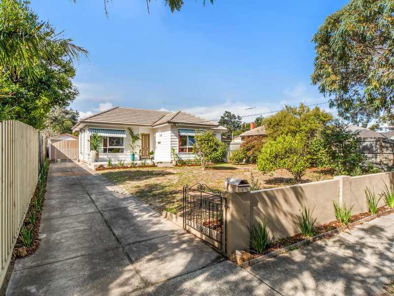 61 Kananook Avenue, Seaford, Vic 3198 Property Details