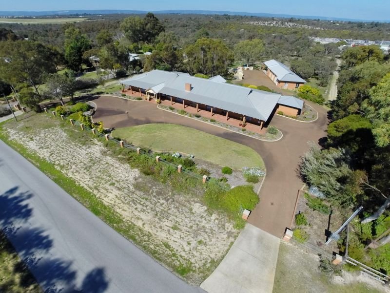 27 Glendale Crescent, Jandakot, WA 6164 Property Details