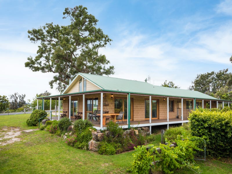 72 Mountview Close, Bega, NSW 2550