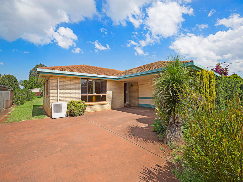 15 Belcher Drive, Glenvale, QLD 4350