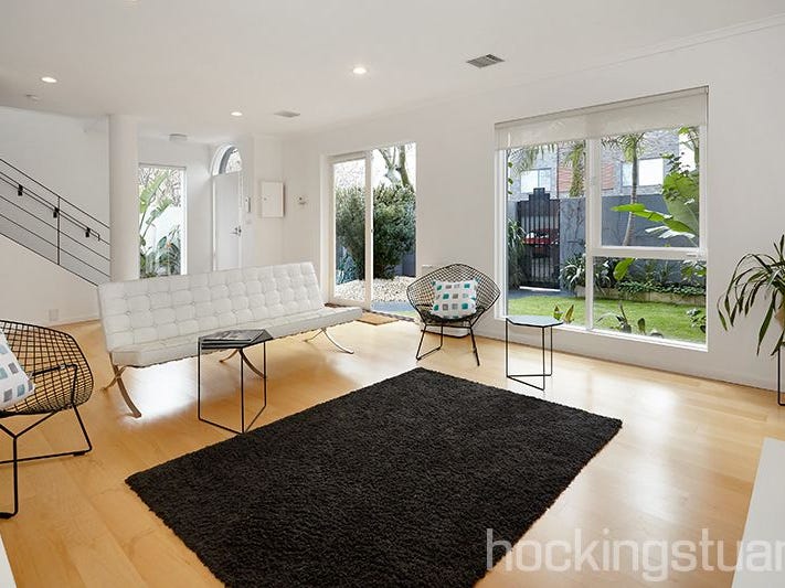 1/10 Wilton Grove, Elwood, Vic 3184 Property Details