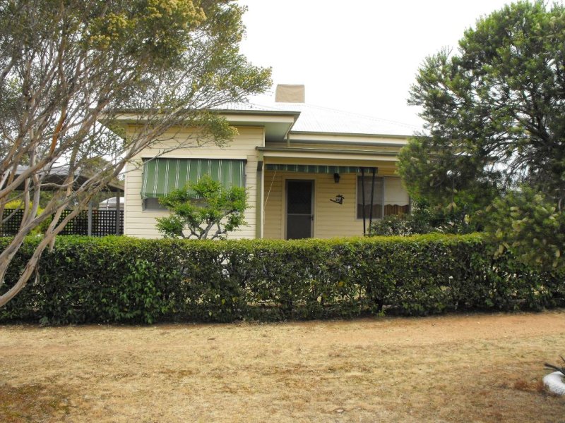 38 COWABBIE STREET, Coolamon, NSW 2701 Property Details