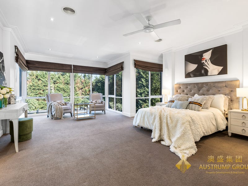 5 Sovereign Crest Boulevard, Rowville, Vic 3178