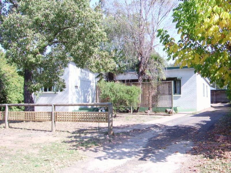 1/3 Bogong Place, Tumut, NSW 2720