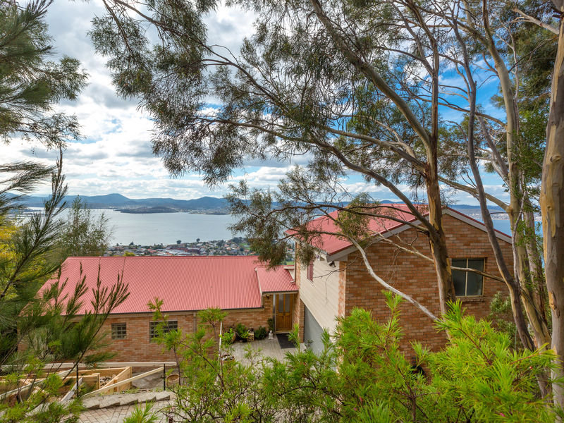 47 Nicholas Drive, Sandy Bay, TAS 7005