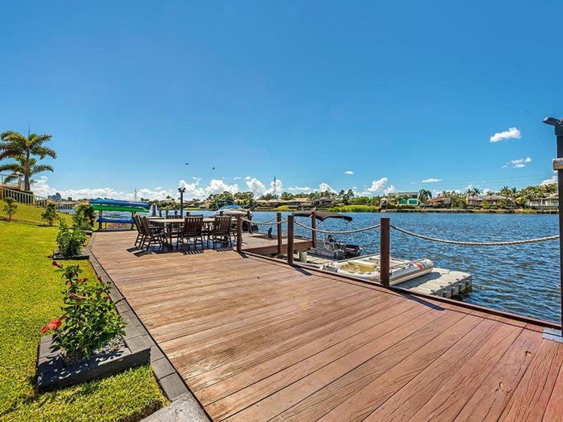 1 Trimaran Place, Clear Island Waters, QLD 4226
