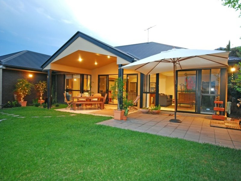 11 Greenwood Close, Moggill, QLD 4070