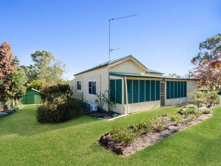 18 Gilmore Street, Coolah, NSW 2843