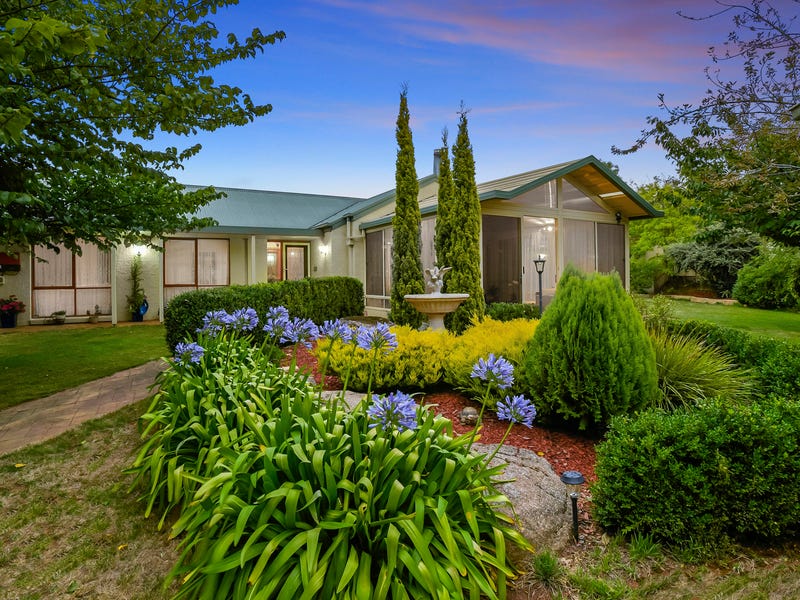 39 Robb Drive, Romsey, Vic 3434 Property Details