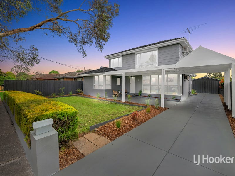 8 Curlew Close, Melton, Vic 3337 Property Details