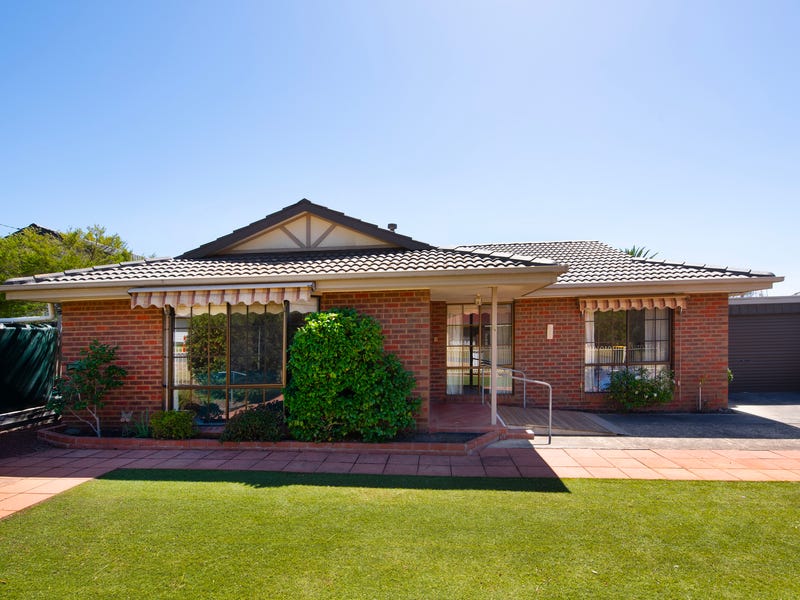 9 Wallace Street, Castlemaine, Vic 3450 House for Sale