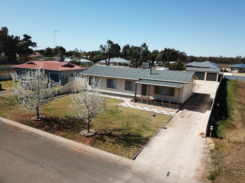26 Moore Street, Hillston, NSW 2675 House for Sale