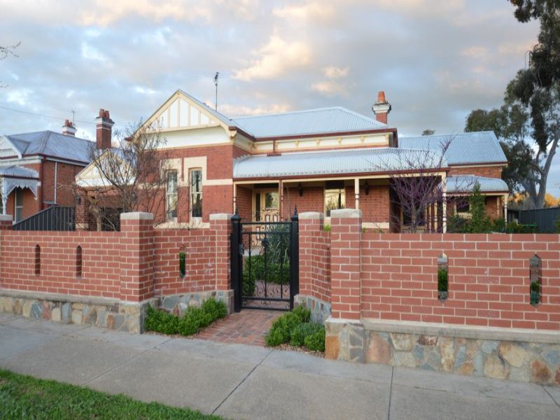 2 ROGER STREET, Wangaratta, Vic 3677 Property Details