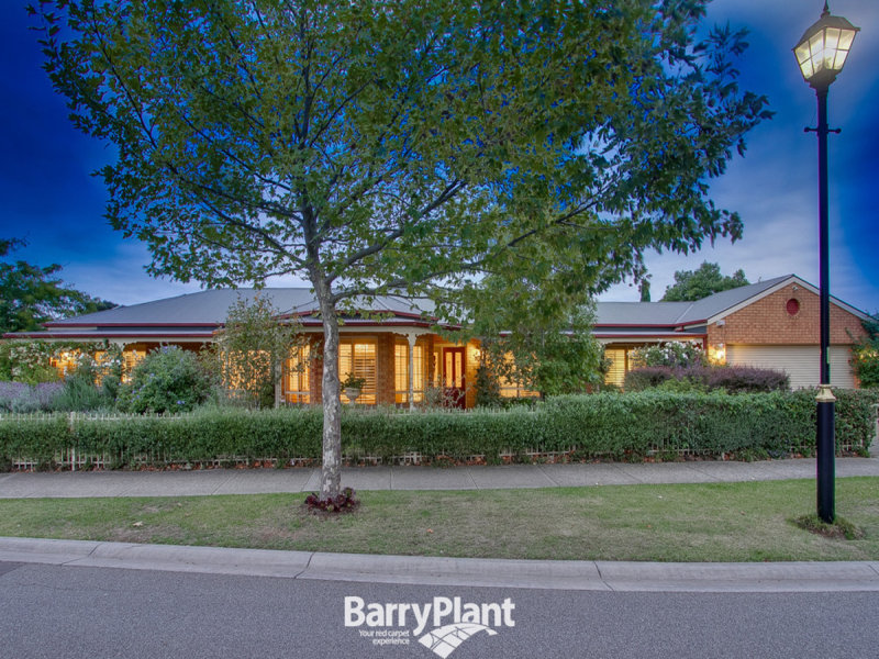 2 Hampton Court, Beaconsfield, Vic 3807 Property Details
