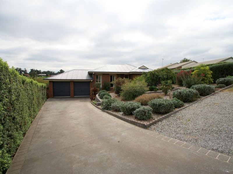 33 Chamberlain Drive, Leongatha, Vic 3953 Property Details