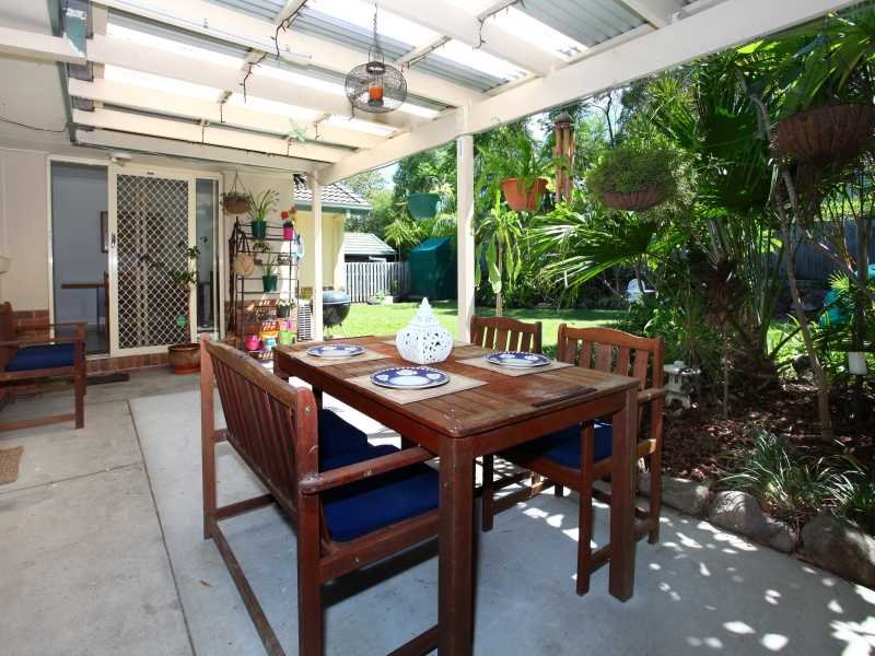 16 Victory Drive, Mudgeeraba, Qld 4213 Property Details