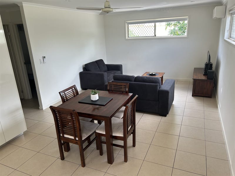 2/3 McKenzie, Middlemount, Qld 4746 Unit for Sale