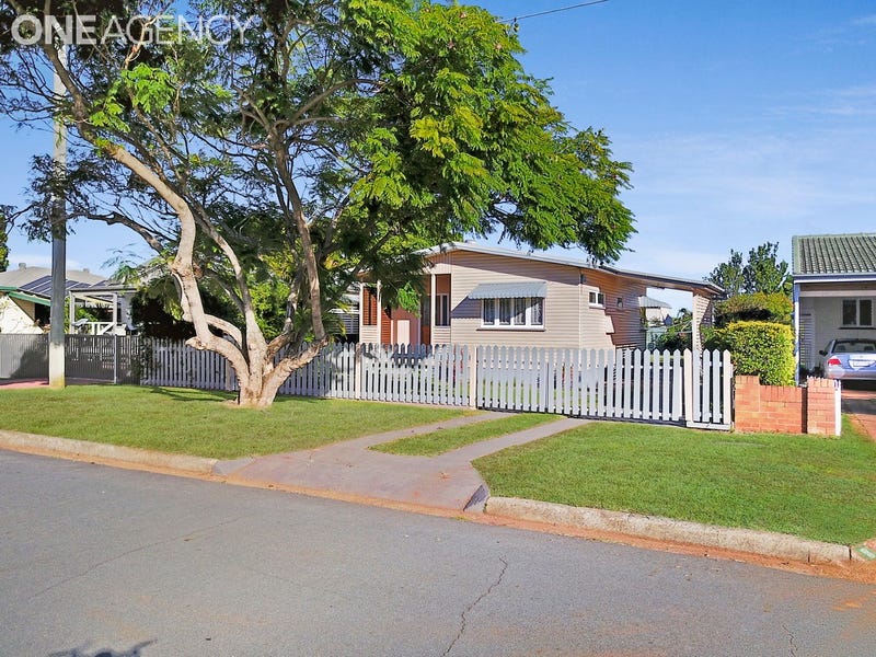 6 Brighton Street, Woody Point, QLD 4019