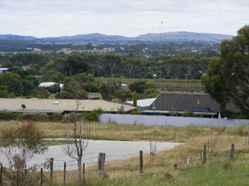 14 Almond Grove, Elliminyt, VIC 3250