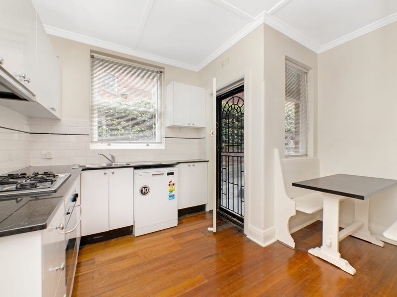 4/8 St Grove, Parkville, VIC 3052