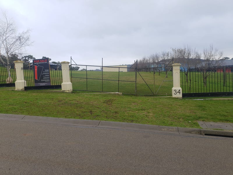 Real Estate & Property for Sale in Emerald, VIC 3782 (+1 location) Pg