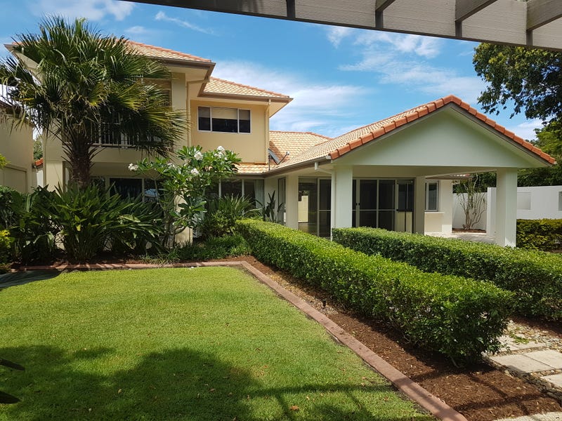 8310 Magnolia Drive E, Hope Island, QLD 4212