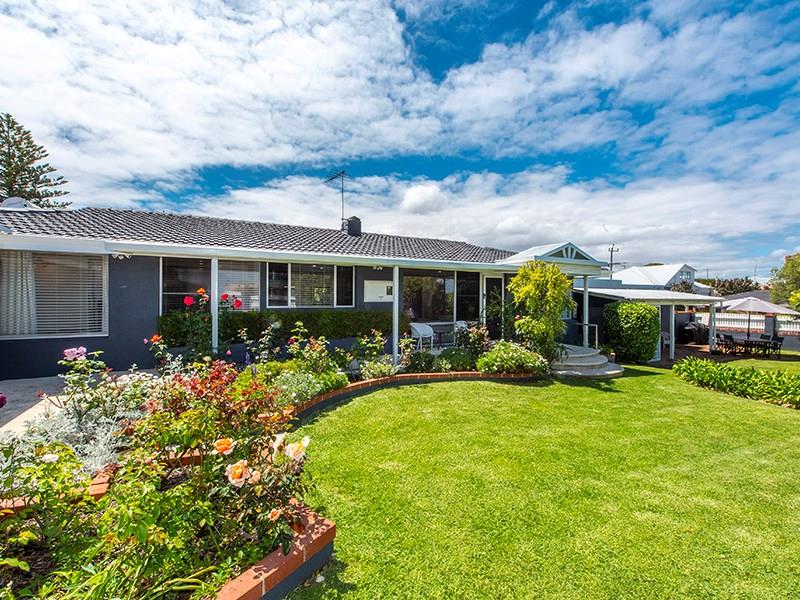 22 Prowse Street, Beaconsfield, WA 6162 Property Details