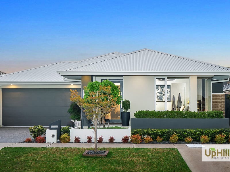 17 Murphy Street, Clyde North, VIC 3978