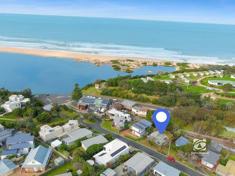 18 Cross Street, Lake Tyers Beach, VIC 3909