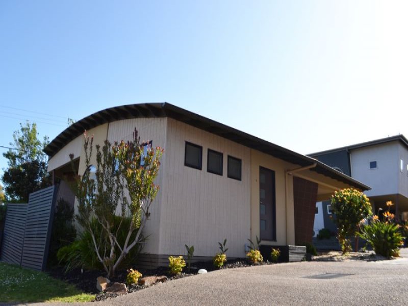 9/2327 Scarborough Street, Inverloch, Vic 3996 Property Details