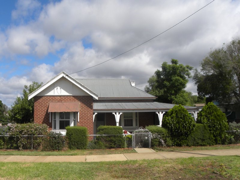 74 BRISBANE STREET, Cowra, NSW 2794 Property Details