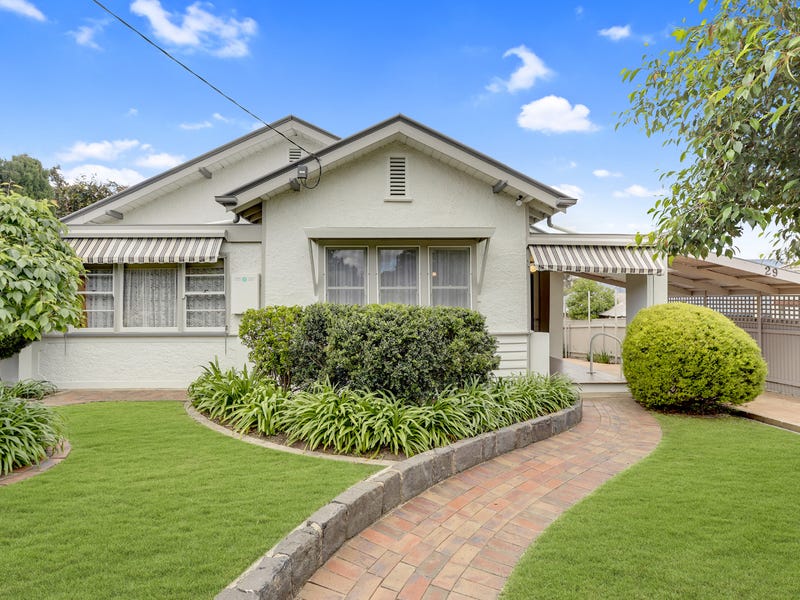 29 Reginald Street, Quarry Hill, VIC 3550